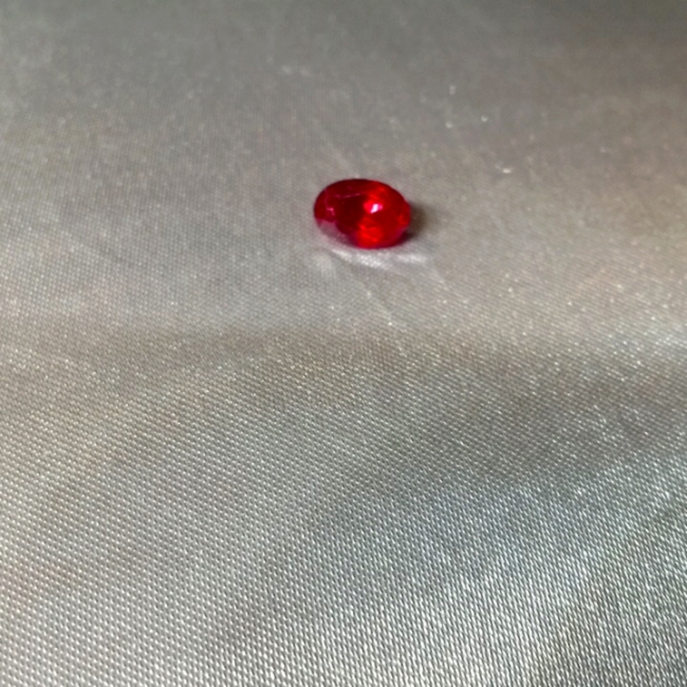 1.12 ct mogok / Burma natural blood red ruby.